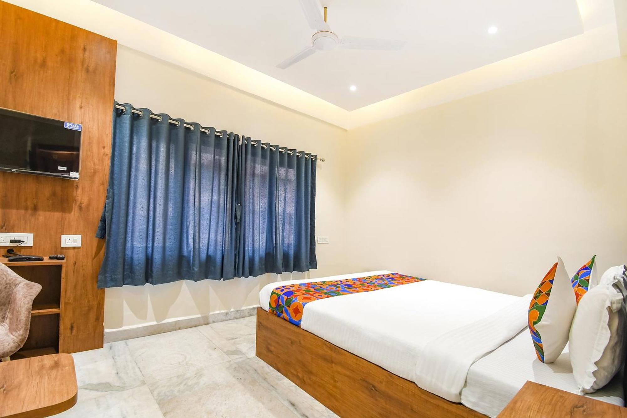 Fabhotel Prime The Golden Plaza - Nr Tarapith Temple Exterior photo