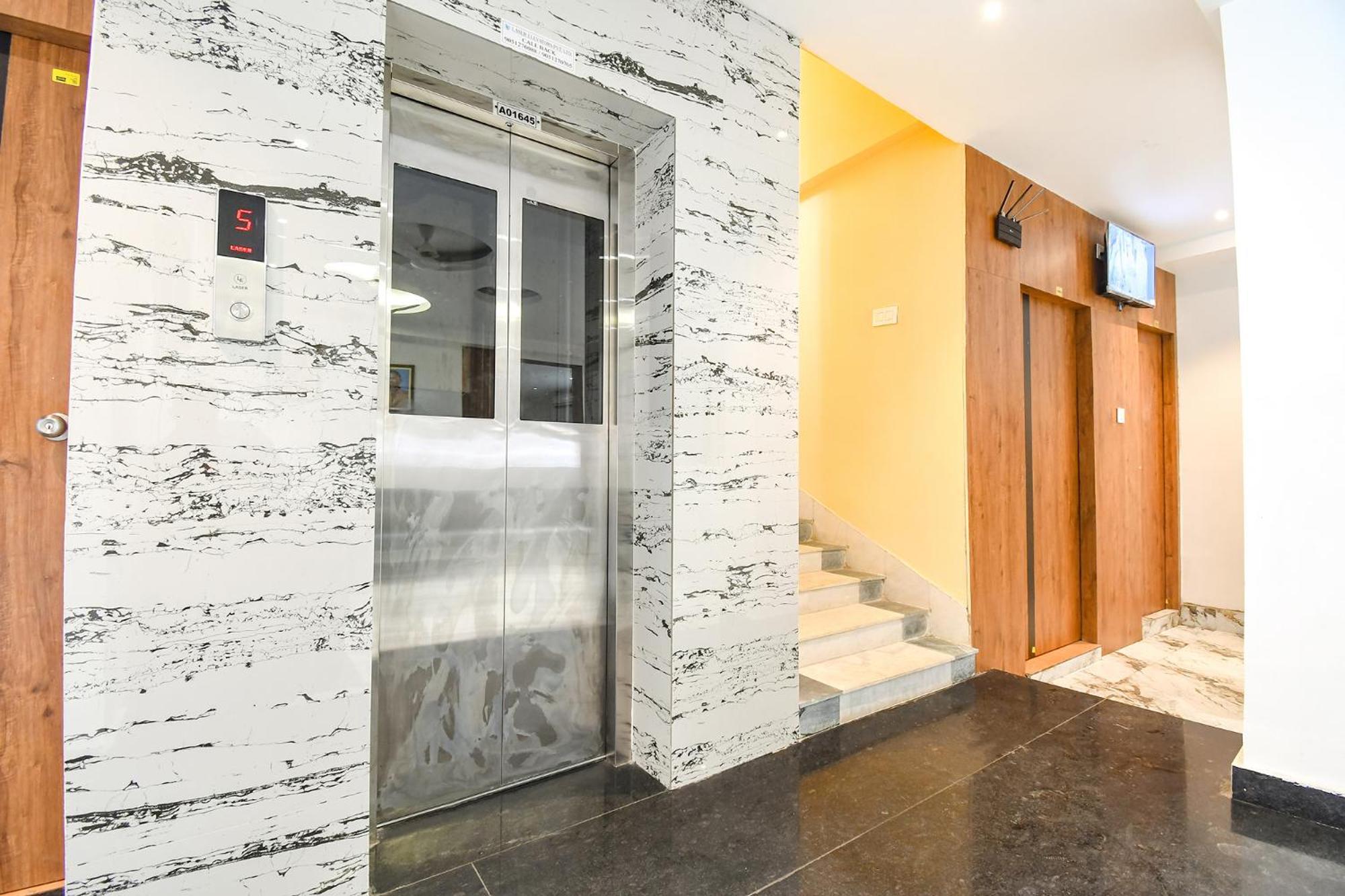 Fabhotel Prime The Golden Plaza - Nr Tarapith Temple Exterior photo
